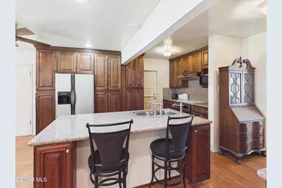 831 N Beachwood Drive, Burbank, CA 91506 - Photo 3