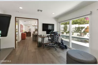 4500 Stark Avenue, Woodland Hills, CA 91364 - Photo 21