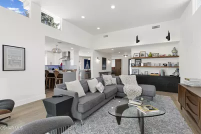 4500 Stark Avenue, Woodland Hills, CA 91364 - Photo 13