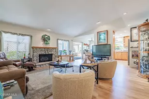 6191 E Vera St, Simi Valley, CA 93063 - Photo 9