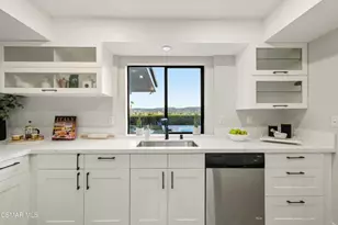 23310 Aetna St, Woodland Hills, CA 91367 - Photo 17