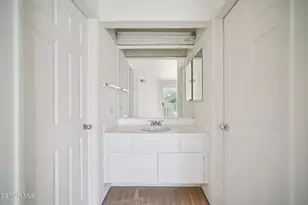 668 Oak Run Trail, Oak Park, CA 91377 - Photo 9