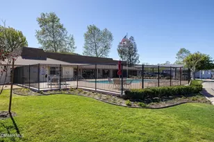 15750 Arroyo Dr, Moorpark, CA 93021 - Photo 37