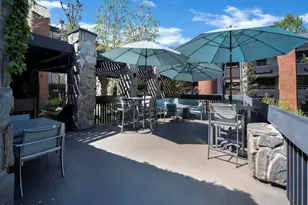 4706 Park Encino Ln, Encino, CA 91436 - Photo 37