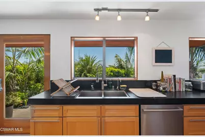 2285 El Jardin Avenue, Ventura, CA 93001 - Photo 11