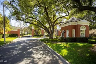 42 Upper Lake Rd, Lake Sherwood, CA 91361 - Photo 11