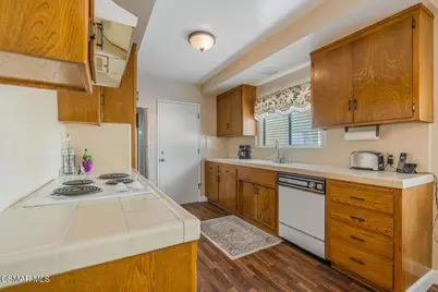 9720 Sophia Avenue, North Hills, CA 91343 - Photo 11