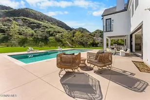 2036 Shadow Creek Dr, Agoura Hills, CA 91301 - Photo 13