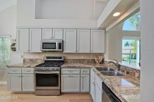 65 Iron Ridge Ln, Simi Valley, CA 93065 - Photo 11