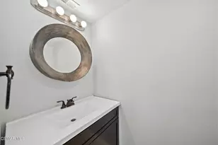 21205 Lassen St, Chatsworth, CA 91311 - Photo 19