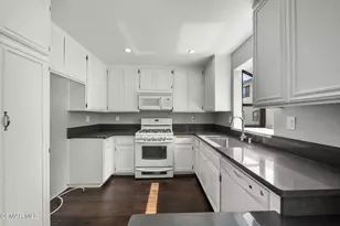 21205 Lassen St, Chatsworth, CA 91311 - Photo 15