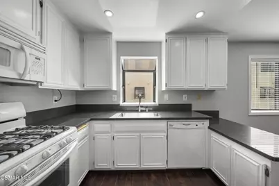 21205 Lassen Street #4, Chatsworth, CA 91311 - Photo 17