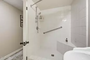 460 Arbor Ln Ct, Thousand Oaks, CA 91360 - Photo 17