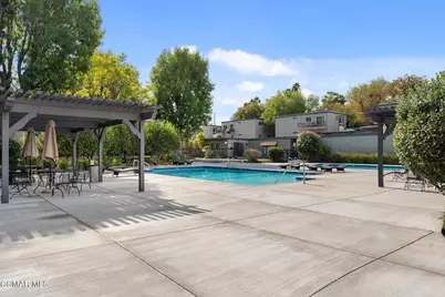 22050 Calvert Street #10, Woodland Hills, CA 91367 - Photo 23