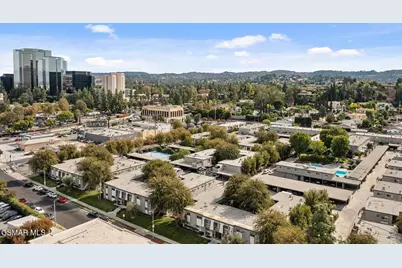 22050 Calvert Street #10, Woodland Hills, CA 91367 - Photo 31