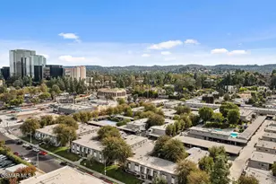 22050 Calvert St, Woodland Hills, CA 91367 - Photo 31