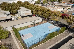 22050 Calvert St, Woodland Hills, CA 91367 - Photo 29