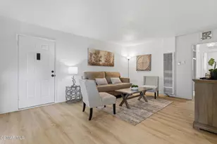 22050 Calvert St, Woodland Hills, CA 91367 - Photo 5