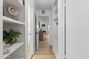 22050 Calvert St, Woodland Hills, CA 91367 - Photo 19