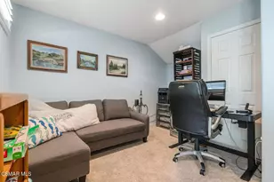 2040 Freesia Ave, Simi Valley, CA 93063 - Photo 21