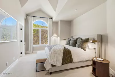 3886 Cresthaven Drive, Westlake Village, CA 91362 - Photo 29