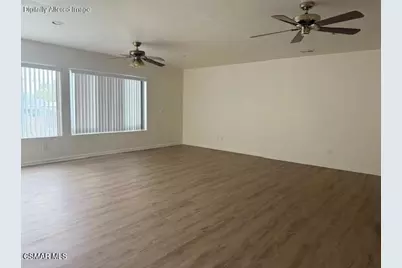 10111 Oak Park Avenue, Northridge, CA 91325 - Photo 21