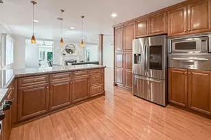 10111 Oak Park Ave, Northridge, CA 91325 - Photo 19