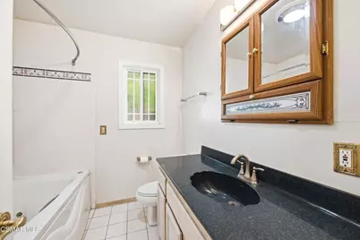 5915 Wheelhouse Lane, Agoura Hills, CA 91301 - Photo 17