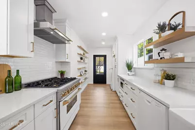 16421 Haynes Street, Lake Balboa, CA 91406 - Photo 11