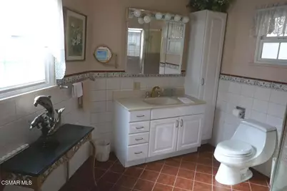 649 N Reese Place, Burbank, CA 91506 - Photo 9