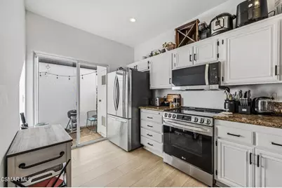 513 Water Oak Lane #B, Oak Park, CA 91377 - Photo 3