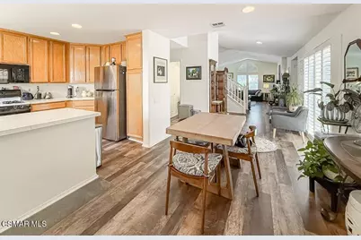 2037 Freesia Avenue, Simi Valley, CA 93063 - Photo 9