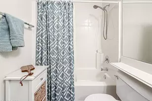 2037 Freesia Ave, Simi Valley, CA 93063 - Photo 23