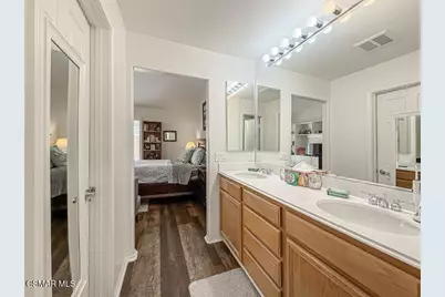 2037 Freesia Avenue, Simi Valley, CA 93063 - Photo 17