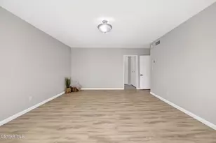 12955 Riverside Dr, Sherman Oaks, CA 91423 - Photo 11