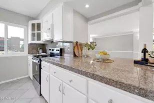 12955 Riverside Dr, Sherman Oaks, CA 91423 - Photo 9