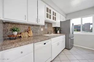 12955 Riverside Dr, Sherman Oaks, CA 91423 - Photo 9