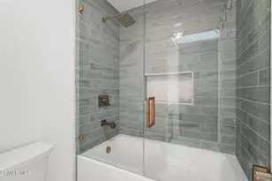 5473 Spanish Oak Ln, Oak Park, CA 91377 - Photo 27