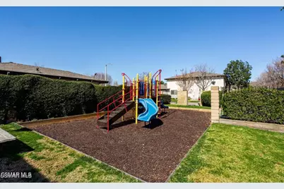 2069 N Avenida Refugio #1, Simi Valley, CA 93063 - Photo 15