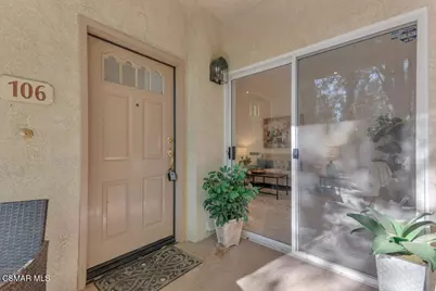 640 Indian Oak Lane #106, Oak Park, CA 91377 - Photo 5