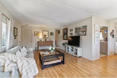 195 Tierra Rejada Road #204, Simi Valley, CA 93065 - Photo 13