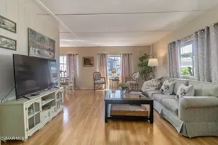 195 Tierra Rejada Road, Simi Valley, CA 93065 - Photo 11