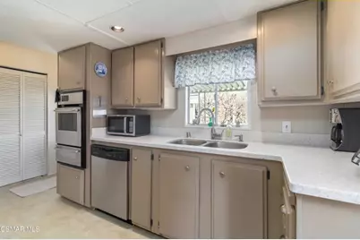 195 Tierra Rejada Road #204, Simi Valley, CA 93065 - Photo 27