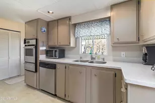 195 Tierra Rejada Road, Simi Valley, CA 93065 - Photo 27