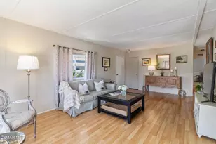 195 Tierra Rejada Road, Simi Valley, CA 93065 - Photo 15