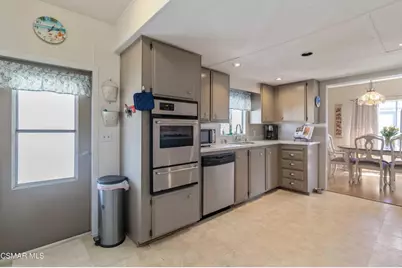 195 Tierra Rejada Road #204, Simi Valley, CA 93065 - Photo 29