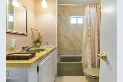 195 Tierra Rejada Road #204, Simi Valley, CA 93065 - Photo 25