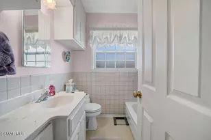 10125 Gloria Ave, Granada Hills, CA 91344 - Photo 21