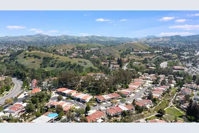 898 Woodlawn Drive, Thousand Oaks, CA 91360 - Photo 3