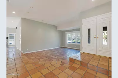 1590 Meander Drive, Simi Valley, CA 93065 - Photo 7